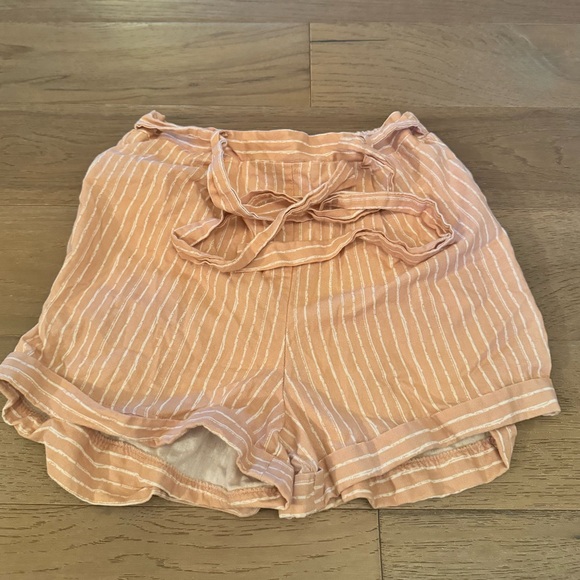 Sienna Sky light pink and white shorts , size small - Picture 1 of 3